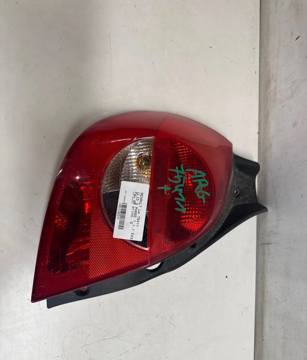 Feu arrière gauche Renault CLIO III (BR0-1, CR0-1) 1.2 16v (br02, br0j, br11, cr02, cr0j, cr11) (2005-2014) 5 portes occ