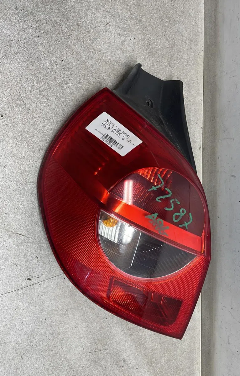Feu arrière gauche Renault CLIO III (BR0-1, CR0-1) 1.2 16v (br0p, cr0p) (2007-2014) occasion
