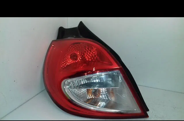 Feu arrière gauche Renault CLIO III (BR0-1, CR0-1) 1.5 dci (2010-2014) 3 portes occasion
