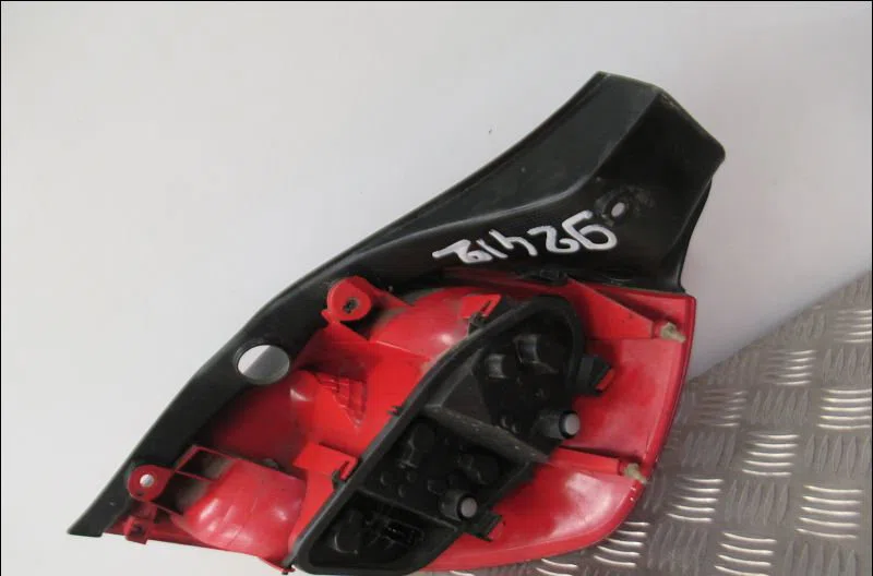 Feu arrière gauche Renault CLIO III (BR0-1, CR0-1) 1.5 dci (br17, cr17) (2005-2012) 5 portes occasion