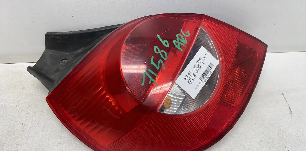 Feu arrière gauche Renault CLIO III (BR0-1, CR0-1) 1.5 dci (c-br0g, c-br1g) (2005-2012) 5 portes occasion