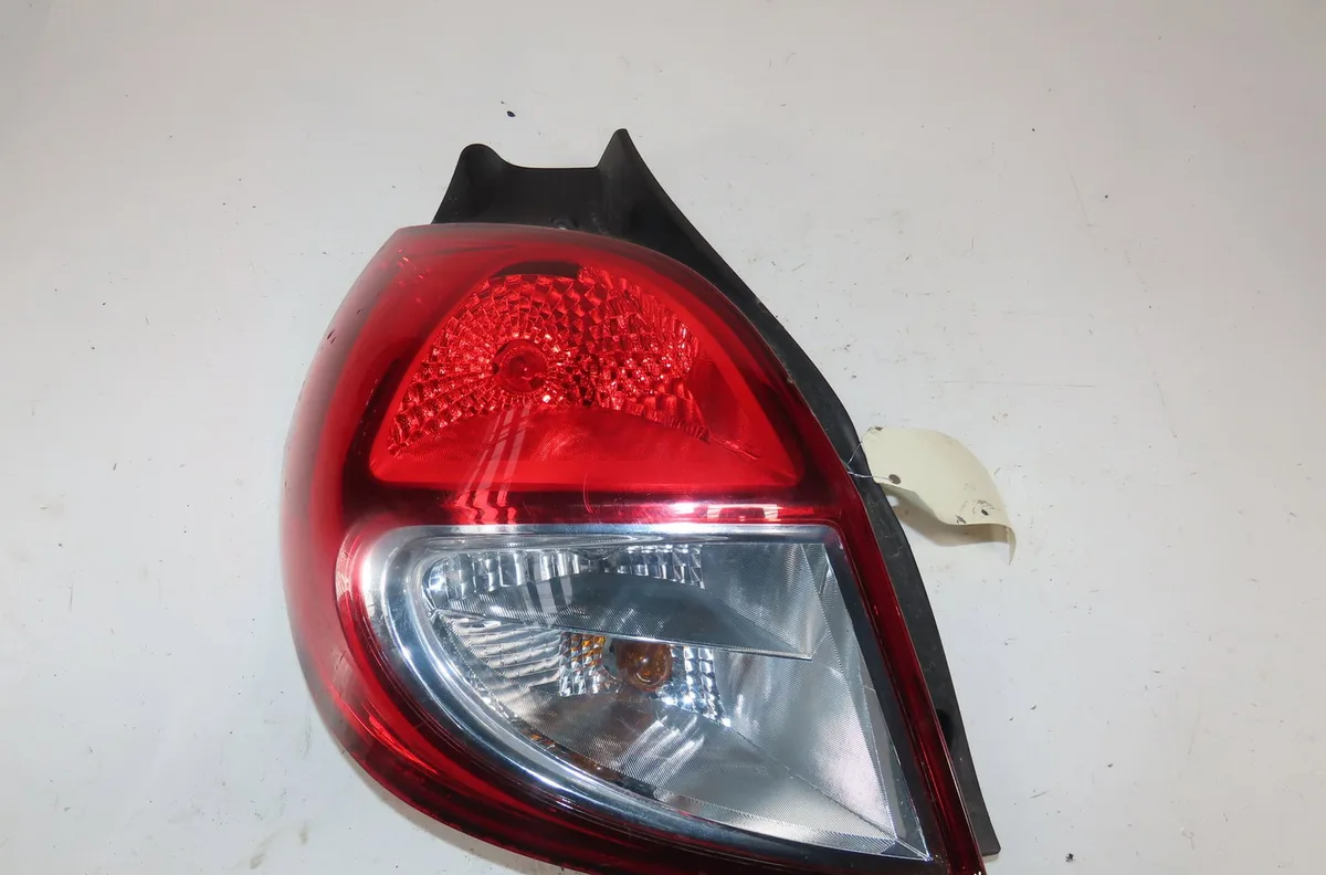 Feu arrière gauche Renault CLIO III (BR0-1, CR0-1) 1.5 dci (c-br0g, c-br1g) (2005-2012) 5 portes occasion
