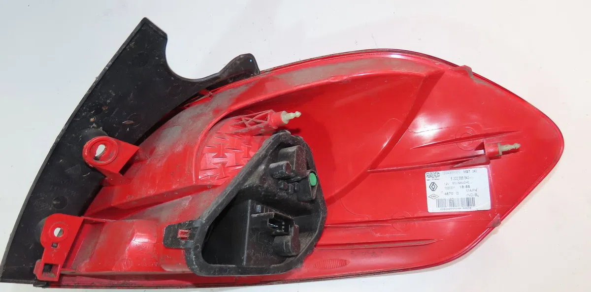 Feu arrière gauche Renault CLIO III Grandtour (KR0-1_) 1.5 dci (2010-2012) occasion