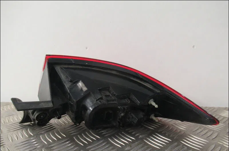 Feu arrière gauche Renault CLIO IV (BH_) 1.2 16v (2012) occasion