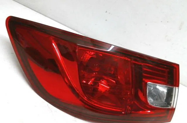 Feu arrière gauche Renault CLIO IV (BH_) 1.5 dci 75 (2012) 5 portes occasion
