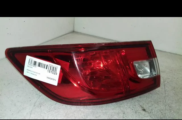 Feu arrière gauche Renault CLIO IV (BH_) 1.5 dci 90 (2012) 5 portes occasion