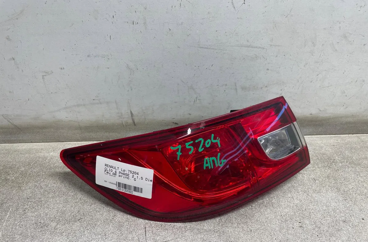 Feu arrière gauche Renault CLIO IV (BH_) 1.5 dci 90 (2012) 5 portes occasion