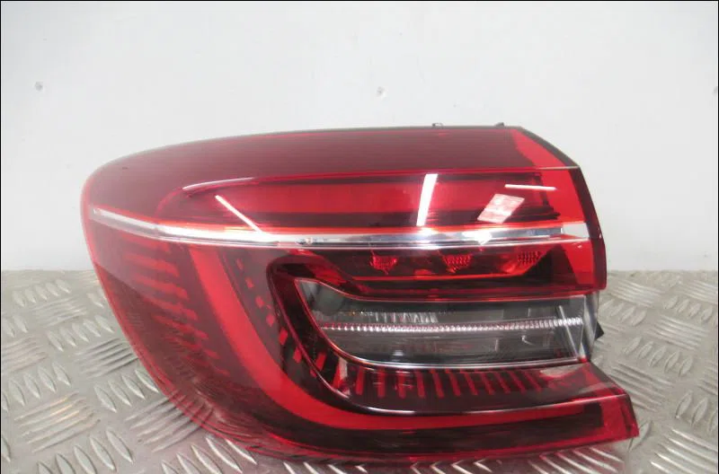 Feu arrière gauche RENAULT CLIO V  1.0i TCe 100ch occasion