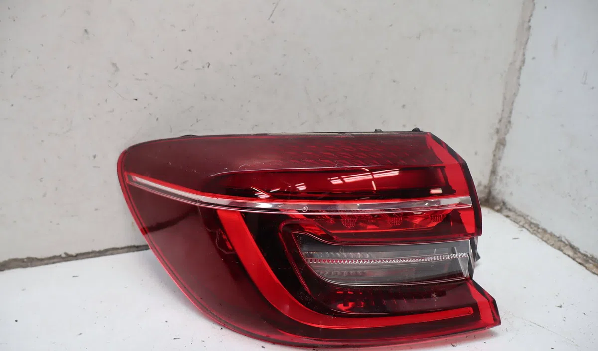 Feu arrière gauche Renault CLIO V (B7_) 1.0 tce 100 (b7mt) (2019) occasion