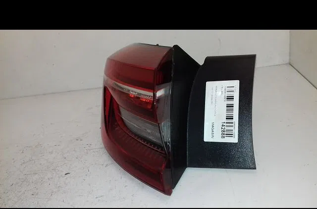 Feu arrière gauche Renault CLIO V (B7_) 1.3 tce 140 (b7n0) (2020) occasion