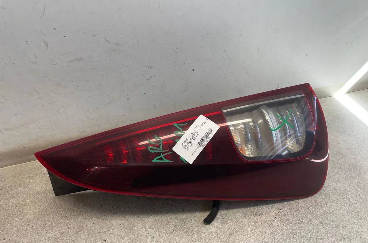 Feu arrière gauche Renault ESPACE IV (JK0-1_) 2.0 dci (jk02, jk03) (2006) 5 portes occasion