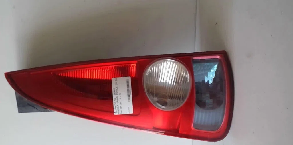 Feu arrière gauche Renault ESPACE IV (JK0-1_) 2.2 dci (jk0h) (2002-2006) occasion