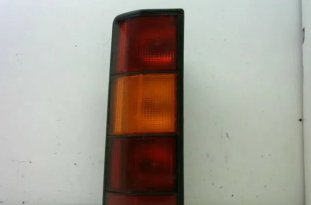 Feu arrière gauche Renault EXPRESS Camionnette-Monospace (F40_, G40_) 1.2 (1991-1993) occasion
