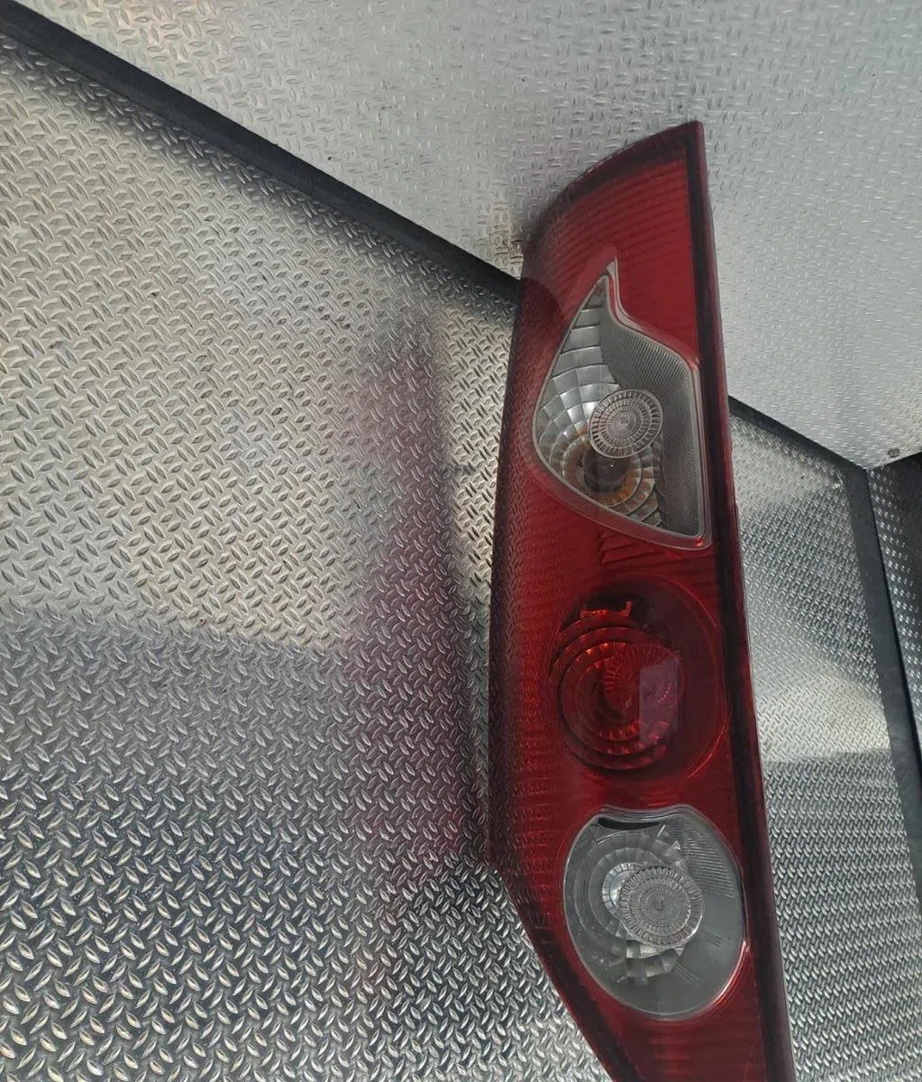 Feu arrière gauche RENAULT KANGOO 2 PHASE 1 occasion