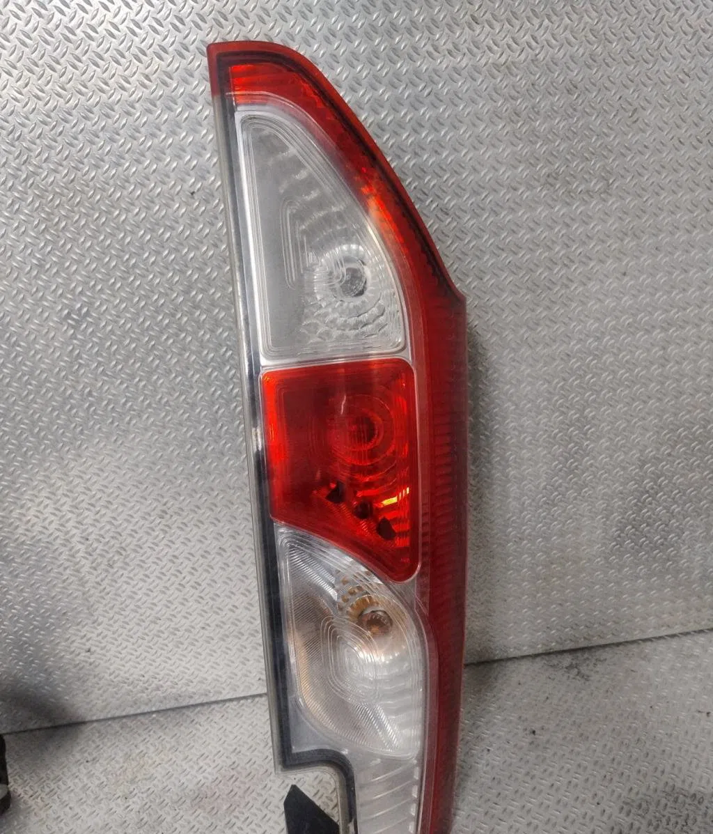 Feu arrière gauche Renault KANGOO Express (FW0-1_) 1.5 dci 75 (fw07, fw10, fw04) (2010) 4 portes occasion