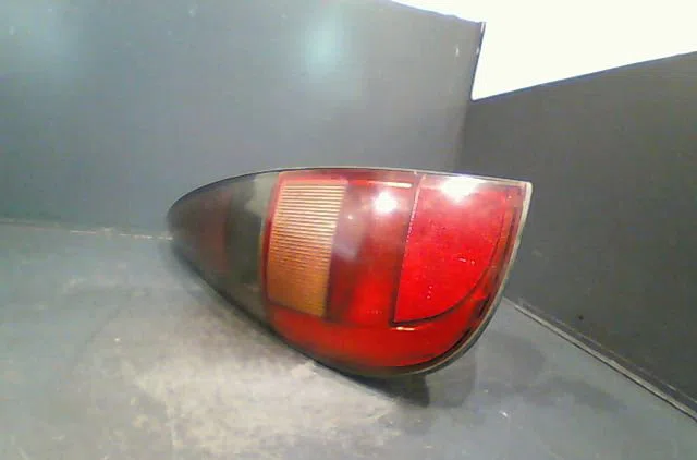 Feu arrière gauche RENAULT LAGUNA 1998 occasion