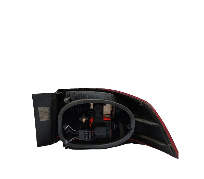 FEU ARRIERE GAUCHE RENAULT LAGUNA 8200002473