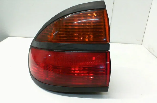 Feu arrière gauche RENAULT LAGUNA I  1.9 DTI occasion