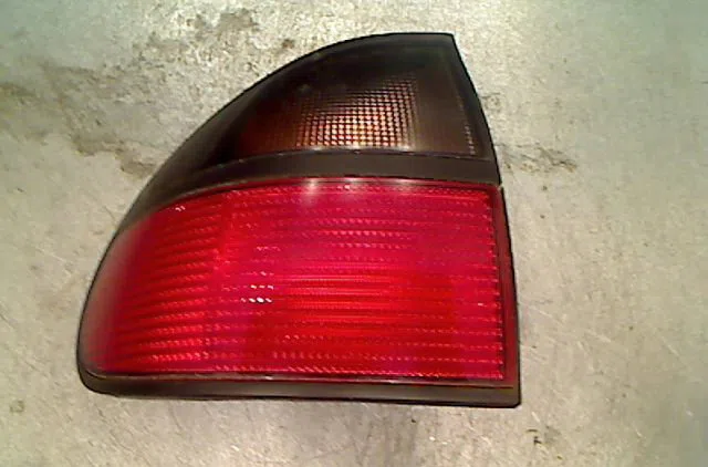 Feu arrière gauche Renault LAGUNA I (B56_, 556_) 1.8 (b56z) (1995-2001) occasion