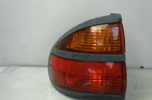 Feu arrière gauche Renault LAGUNA I (B56_, 556_) 1.9 dci (b56w) (1999-2001) occasion