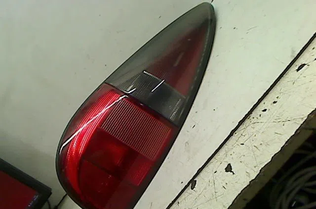 Feu arrière gauche Renault LAGUNA I Nevada (K56_) 1.8 (k56s-t-0) (1995-2001) occasion