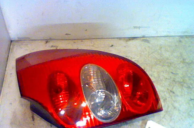 Feu arrière gauche RENAULT LAGUNA II 2003 occasion