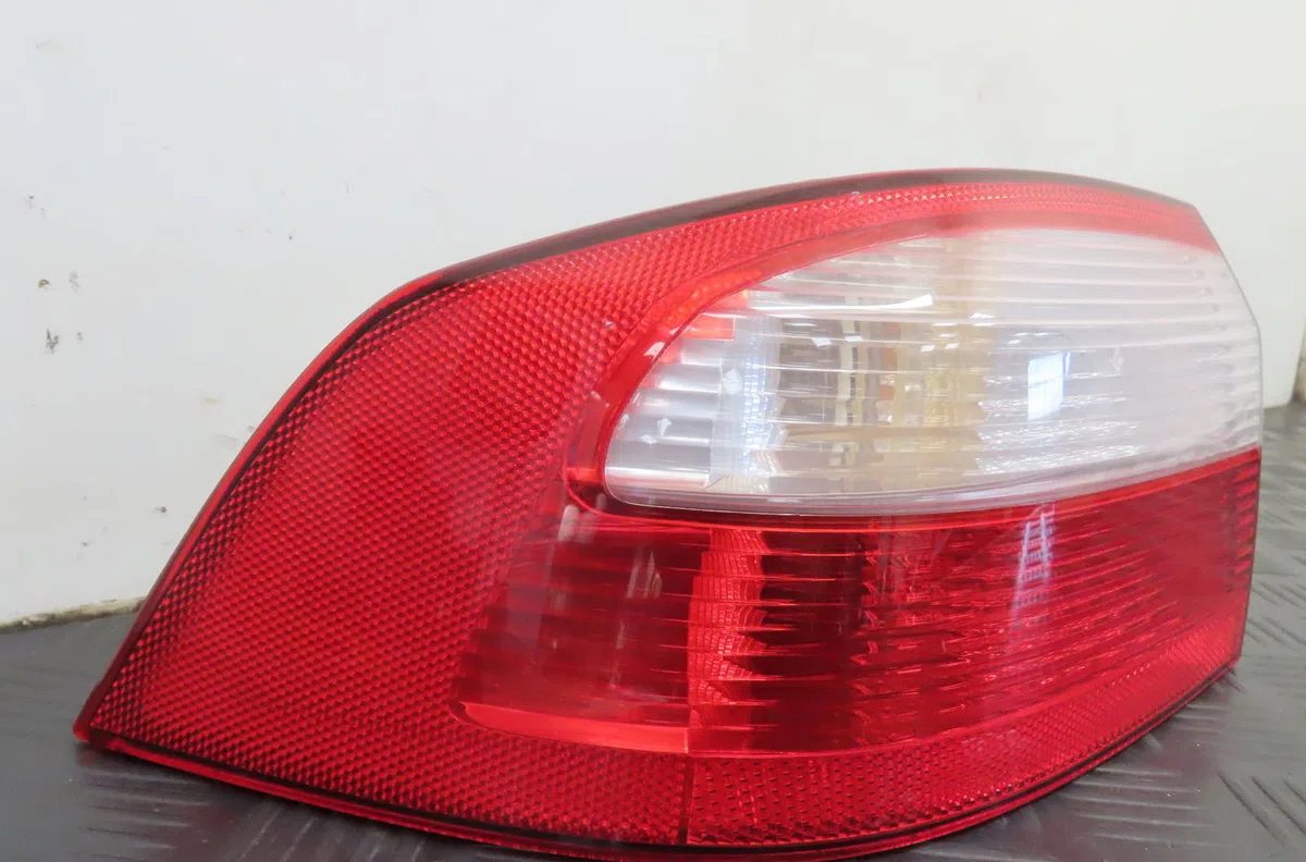 Feu arrière gauche Renault LAGUNA II (BG0-1_) 1.8 16v (bg04, bg0b, bg0c, bg0v) (2001-2005) occasion