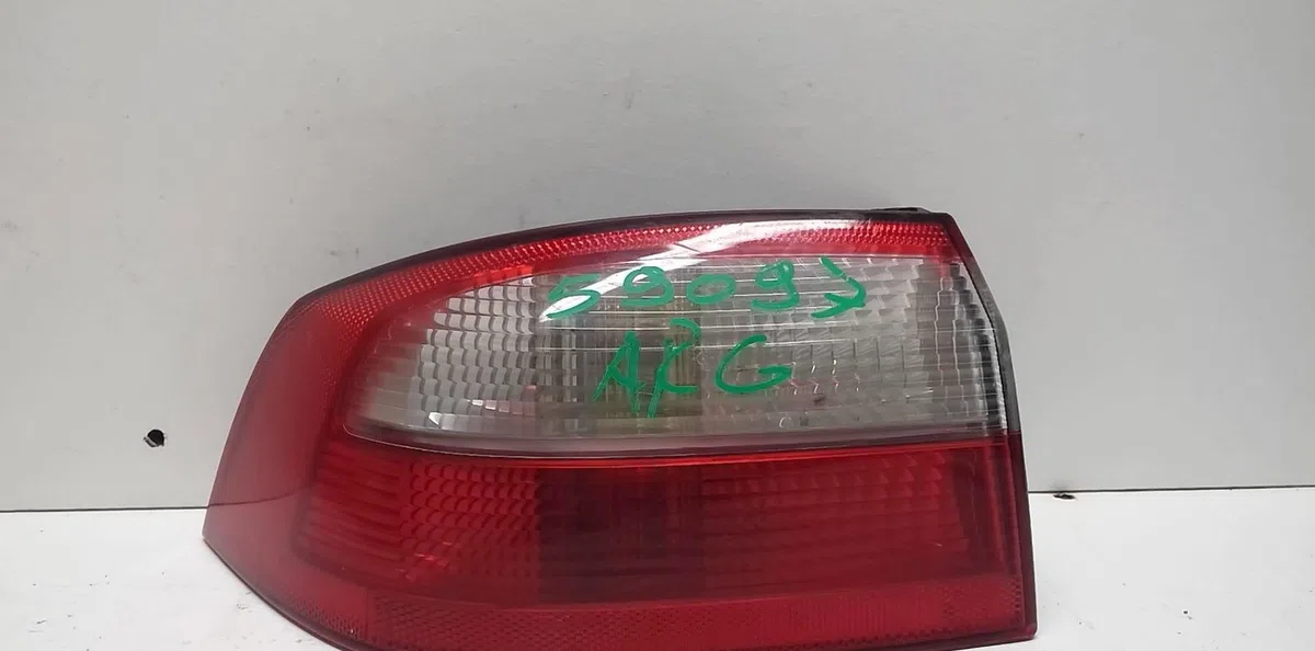 Feu arrière gauche Renault LAGUNA II (BG0-1_) 1.9 dci (2001-2007) occasion