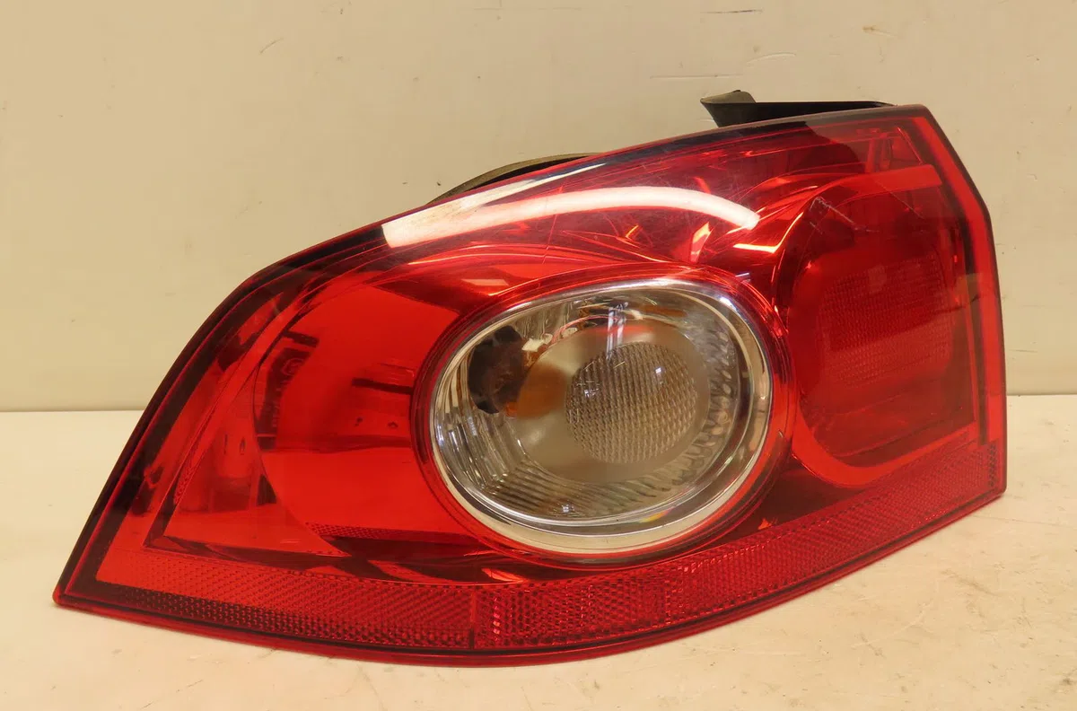 Feu arrière gauche Renault LAGUNA II (BG0-1_) 1.9 dci (bg05) (2004-2005) occasion