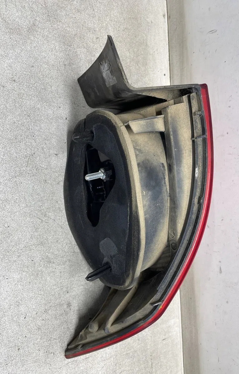 Feu arrière gauche Renault LAGUNA II (BG0-1_) 1.9 dci (bg1a, bg1v) (2005-2007) occasion