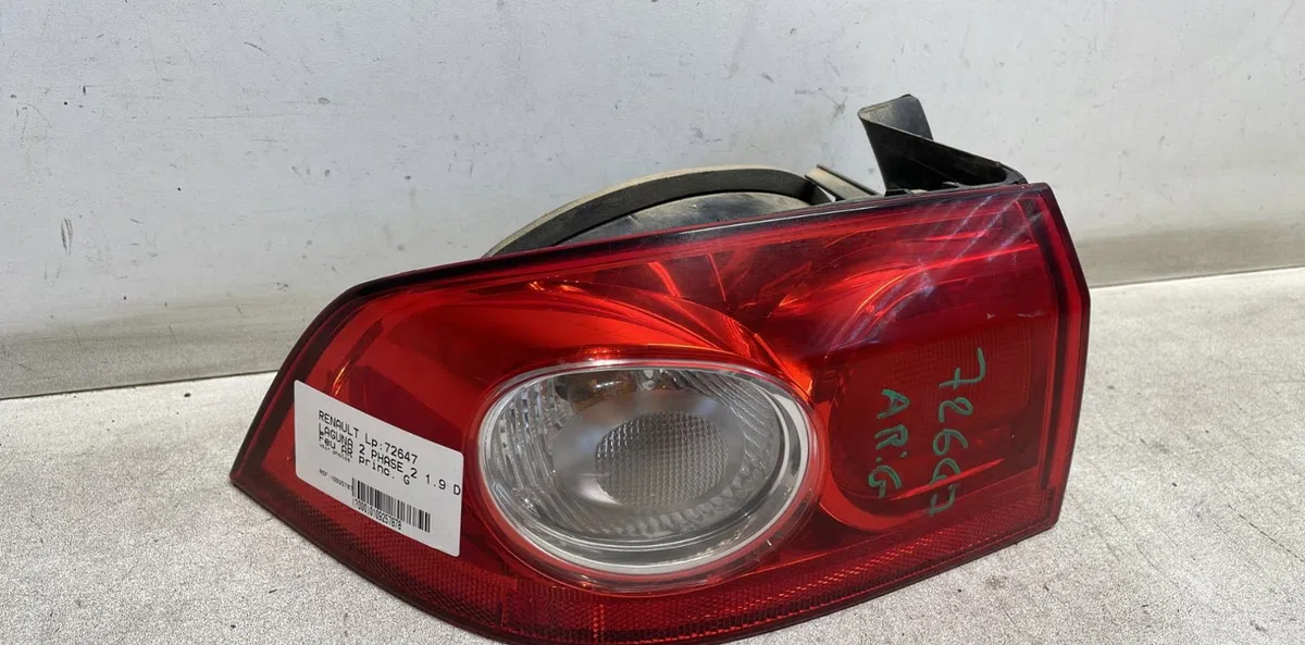 Feu arrière gauche Renault LAGUNA II (BG0-1_) 1.9 dci (bg1a, bg1v) (2005-2007) occasion