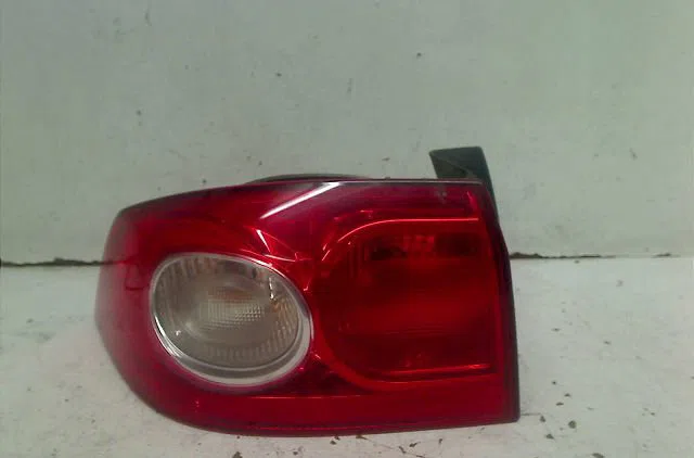Feu arrière gauche Renault LAGUNA II (BG0-1_) 2.0 dci (bg1t) (2005-2006) occasion