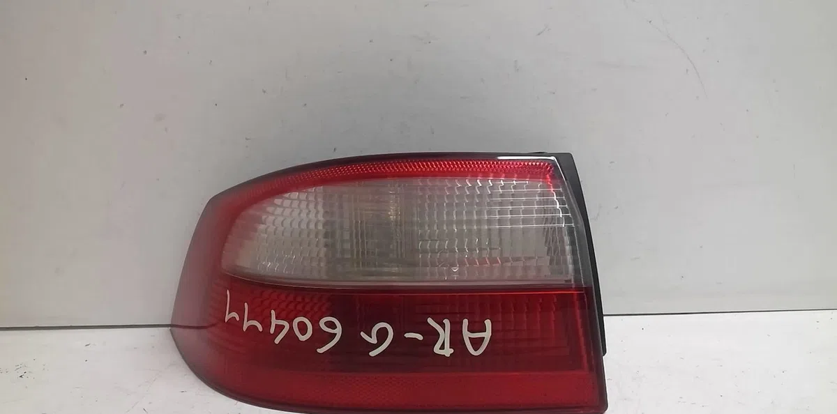 Feu arrière gauche Renault LAGUNA II (BG0-1_) 2.2 dci (bg0f) (2001-2006) occasion