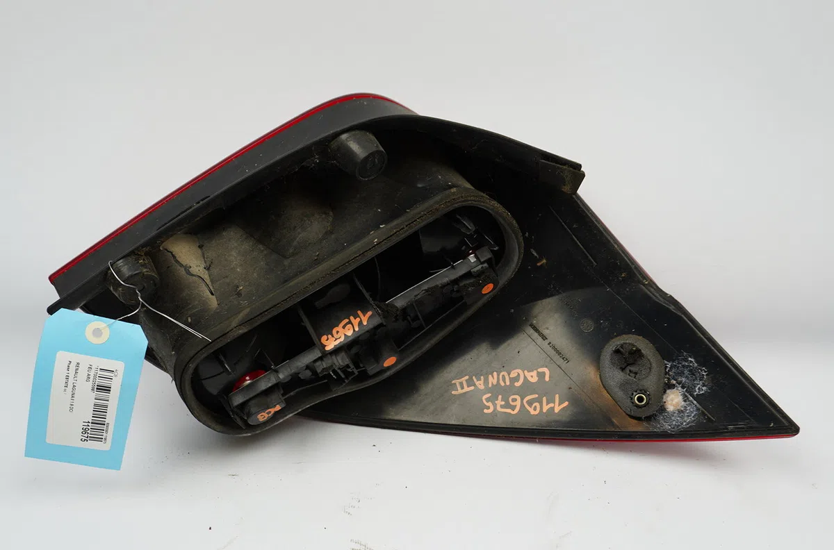 Feu arrière gauche Renault LAGUNA II Grandtour (KG0-1_) 1.9 dci (kg0g) (2001-2007) occasion