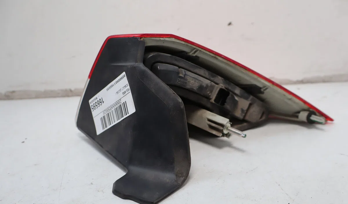 Feu arrière gauche Renault LAGUNA III (BT0-1) 2.0 dci (bt07, bt0j, bt14, bt1a, bt1s) (2007-2015) 5 portes occasion