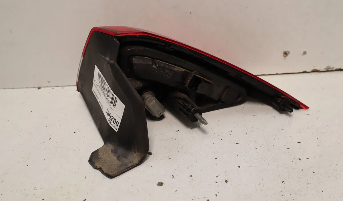Feu arrière gauche Renault LAGUNA III (BT0-1) 2.0 dci (bt07, bt0j, bt14, bt1a, bt1s) (2007-2015) 5 portes occasion