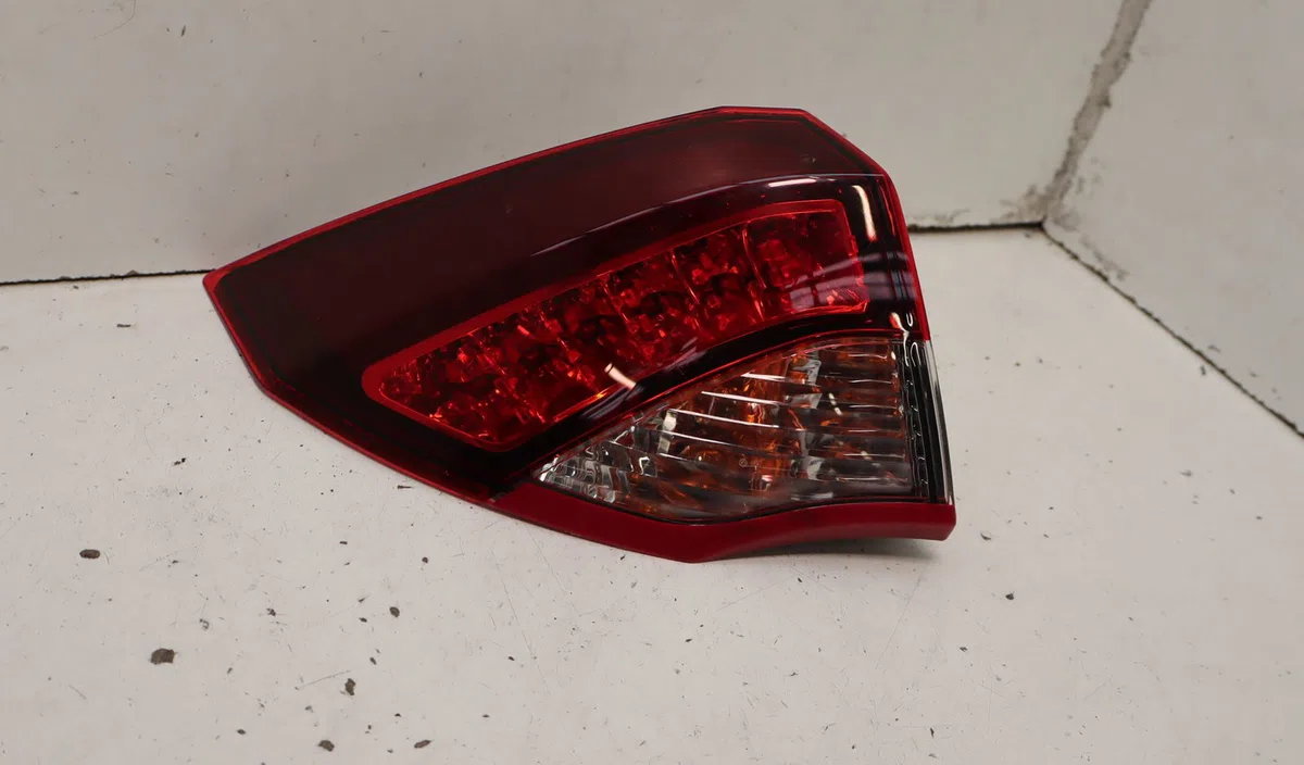 Feu arrière gauche Renault LAGUNA III (BT0-1) 2.0 dci (bt07, bt0j, bt14, bt1a, bt1s) (2007-2015) 5 portes occasion