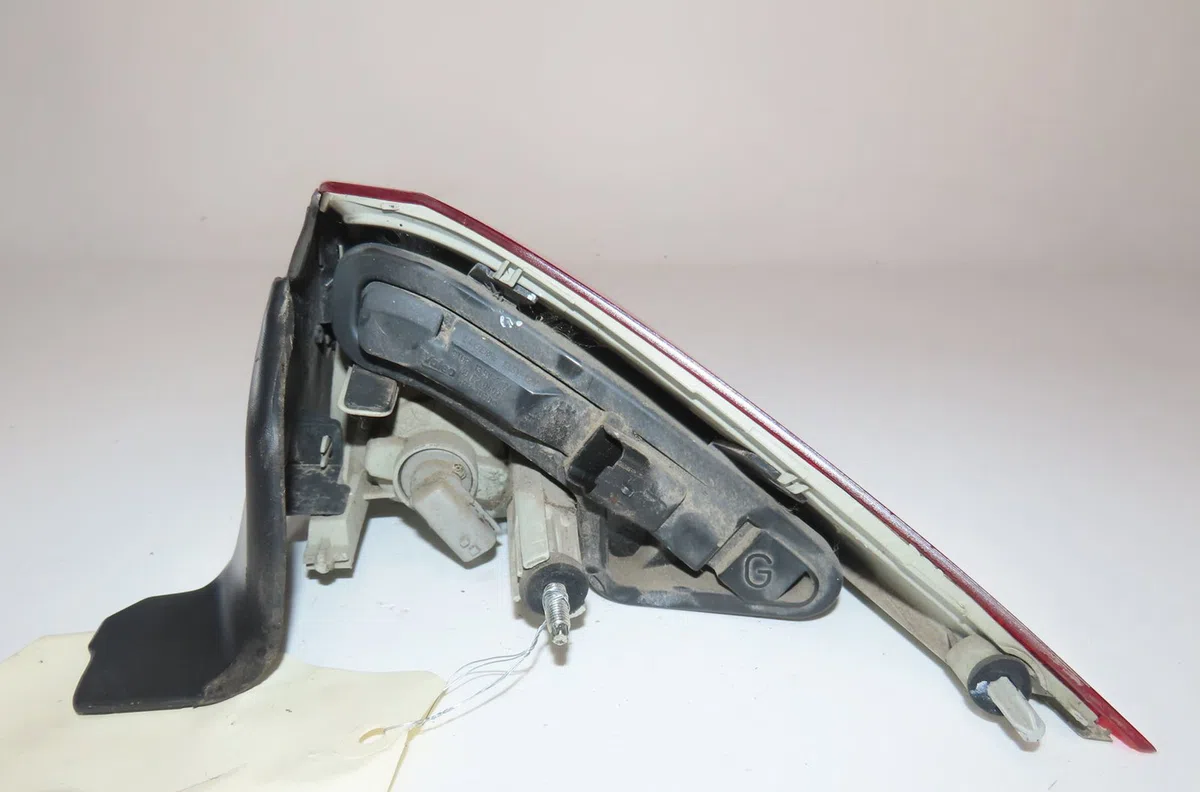 Feu arrière gauche Renault LAGUNA III (BT0-1) 3.0 dci (bt03, bt13) (2008-2015) occasion