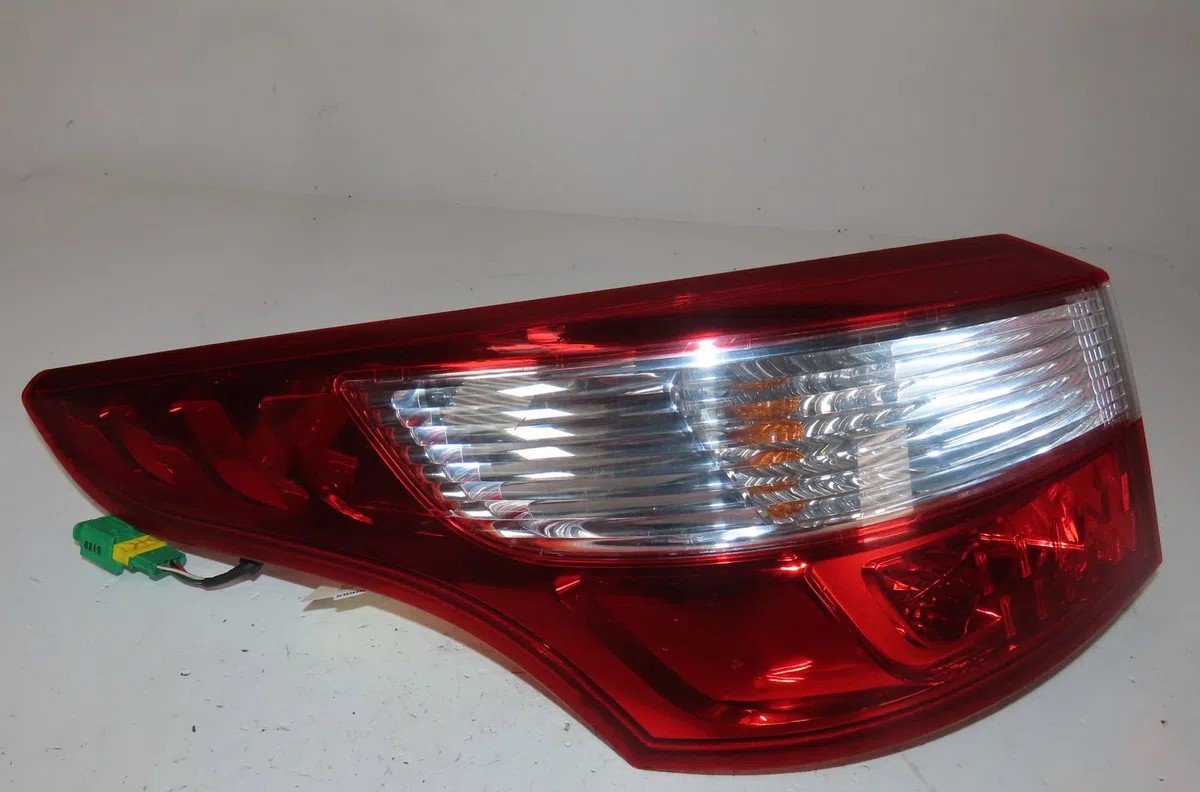 Feu arrière gauche Renault LATITUDE (L70_) 2.0 dci 150 (l70h) (2011) occasion