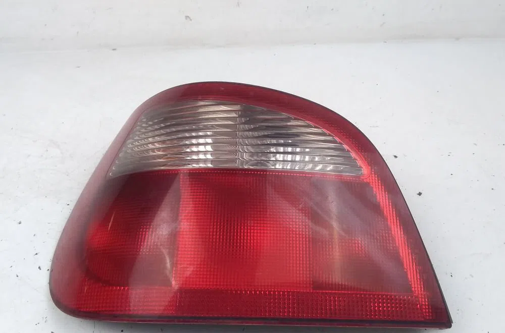 Feu arrière gauche RENAULT MEGANE 1999 occasion