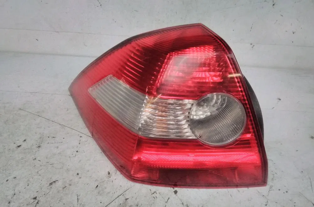 Feu arrière gauche RENAULT MEGANE 2006 occasion