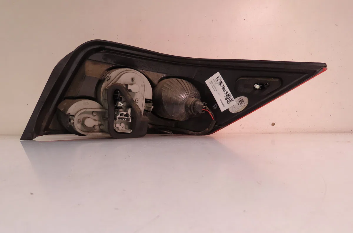 Feu arrière gauche Renault MEGANE CC (EZ0-1_) 1.9 dci (ez0j, ez1s) (2010) occasion
