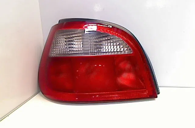 Feu arrière gauche RENAULT MEGANE I  1.9 D occasion