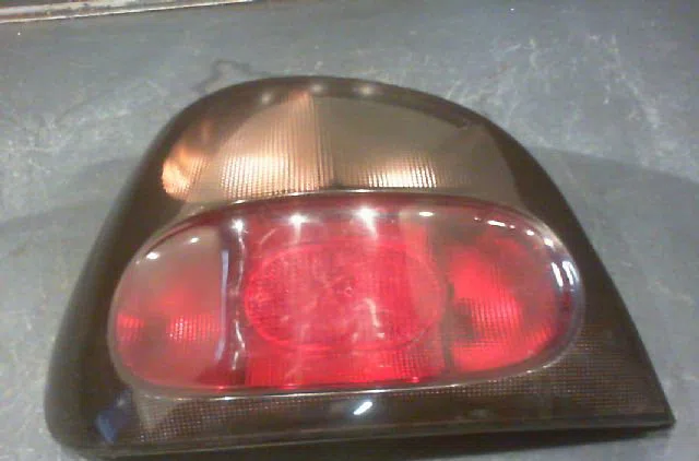 Feu arrière gauche RENAULT MEGANE I 1995 occasion