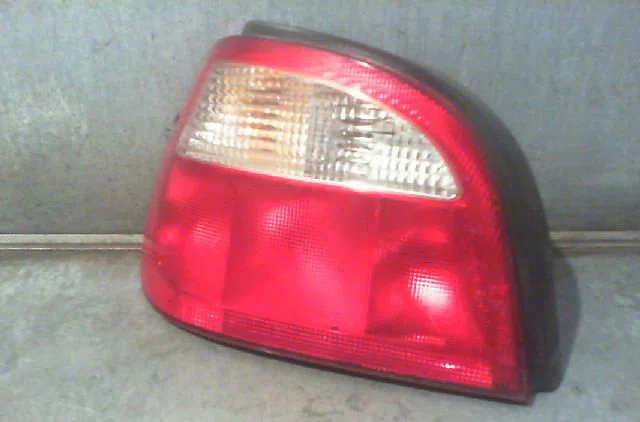 Feu arrière gauche RENAULT MEGANE I 2001 occasion