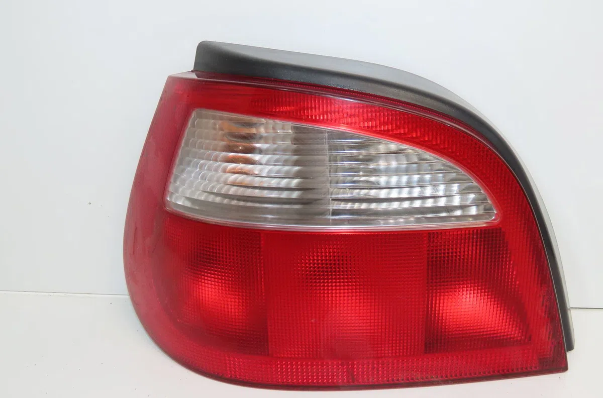 Feu arrière gauche RENAULT MEGANE I 2002 occasion