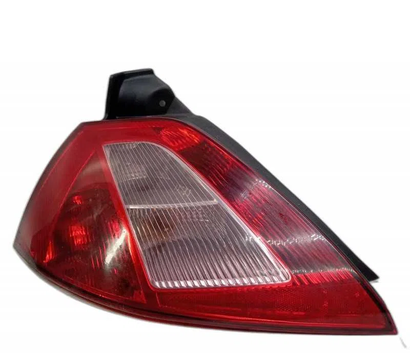 FEU ARRIERE GAUCHE RENAULT MEGANE I 8200413214