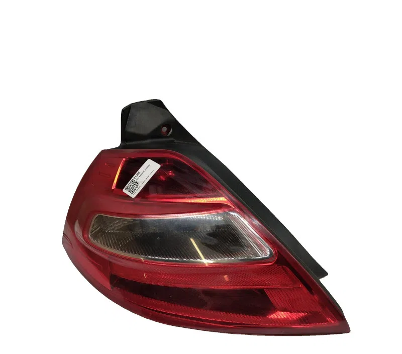 FEU ARRIERE GAUCHE RENAULT MEGANE I 8200413214