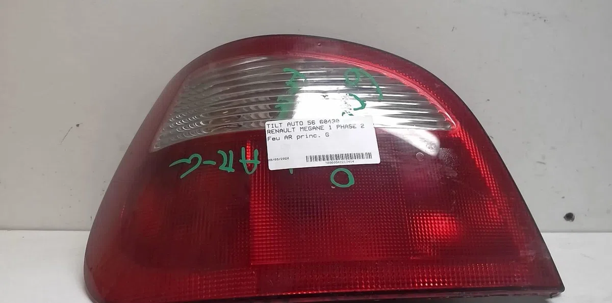 Feu arrière gauche Renault MEGANE I (BA0-1_) 1.4 16v (ba0d, ba1h, ba0w, ba10) (1999-2003) occasion