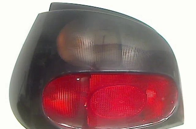 Feu arrière gauche Renault MEGANE I (BA0-1_) 1.4 e (ba0e, ba0v) (1996-2003) occasion